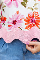 Scalloped Floral Statement Top Entro